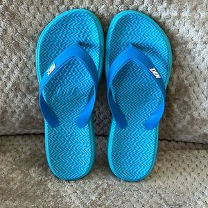 Women’s Nike Blue Flip Flops Size 8 Great Condition
